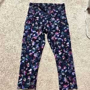 Multi colored/floral Lululemon fast and free legging cropped length* size:6